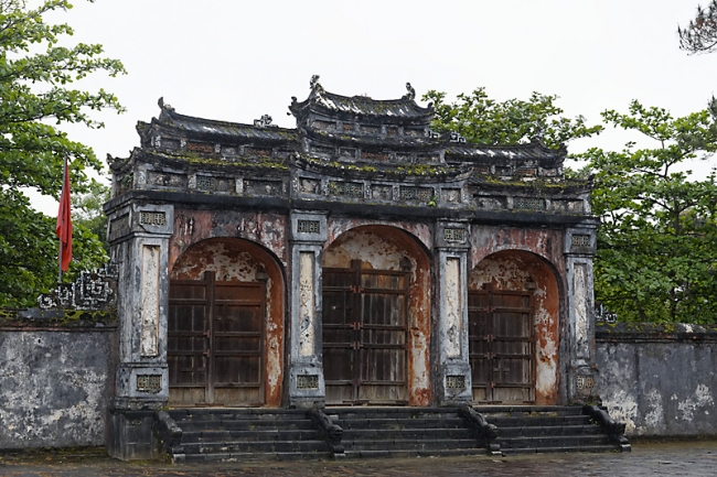 Hué-Tombeau de Minh Mang-010